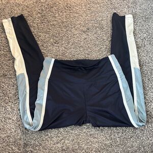Lou & Grey Navy Leggings with Light Blue and White Side Panels